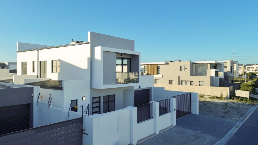 5 Bedroom Property for Sale in Sandown Western Cape